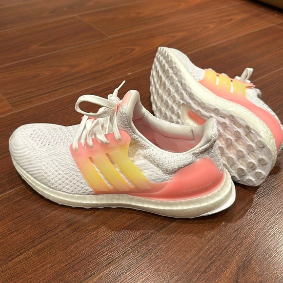 Adidas Ultraboosts Sneakers - Picture 3 of 4